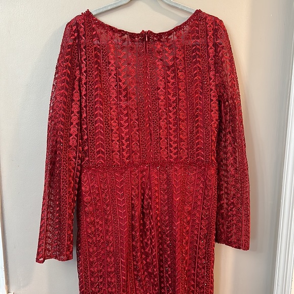 NWT Mac Duggal Embroidered Long Sleeve Red Trumpet Gown 20271 - Picture 10 of 11